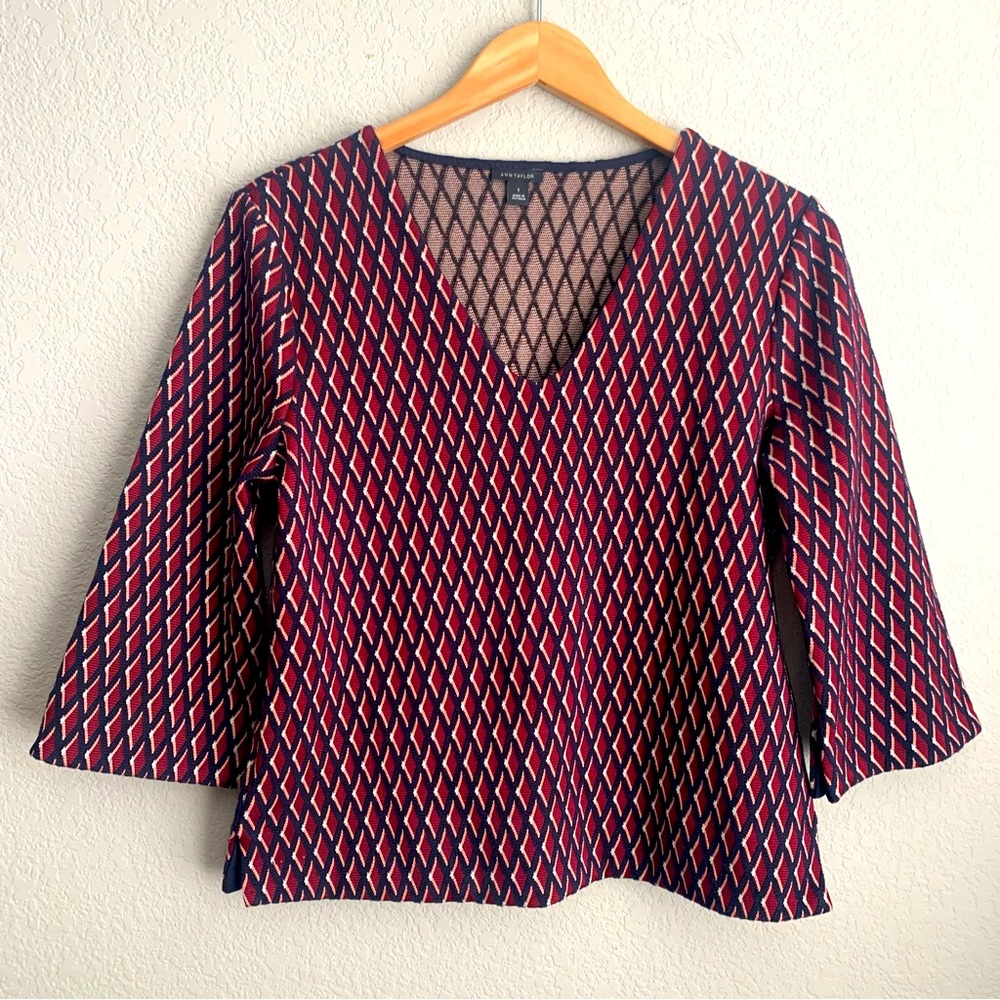 ANN TAYLOR  V-Neck Top